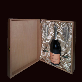 подарочный набор коллекционное шампанское и два фужера в коробке из дуба
