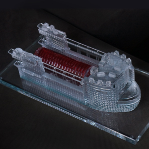 хрустальный подарочный макет корабля изготовлен на заказ для корпорации Росатом
