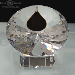 сувенир в форме ограненного бриллианта с каплей нефти внутри