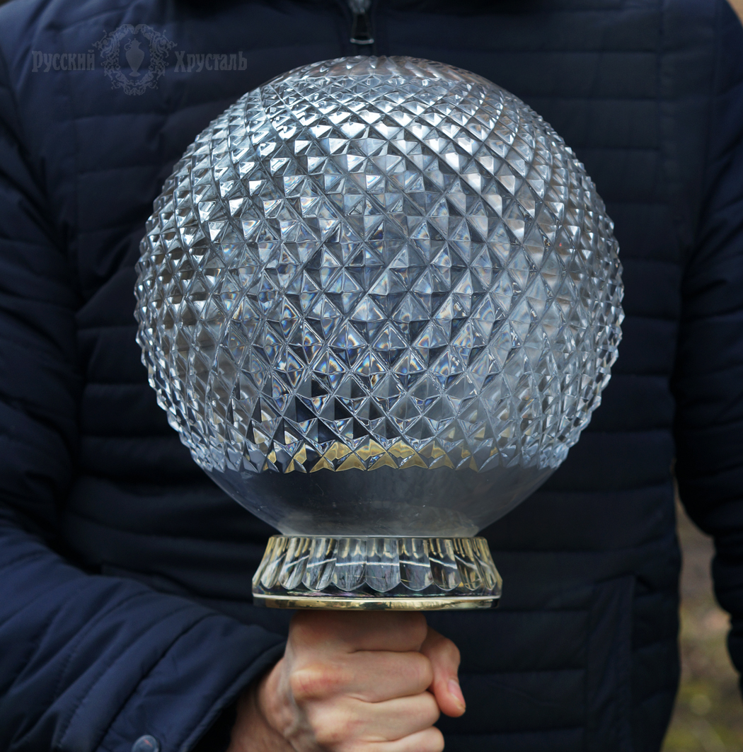 изготовим на заказ граненые хрустальные шары лестничного ограждения 