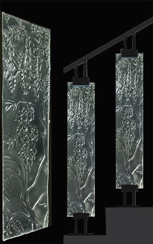 новое направление производства лестничных ограждений , из стекла с  барельефами 