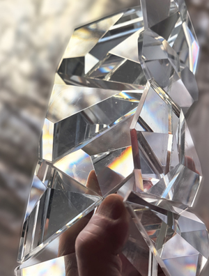 бескаркасные люстры из кристаллов граненого хрусталя